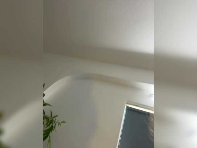 LittleDelora live cam on BongaCams