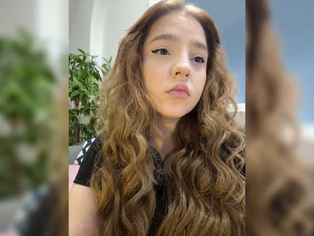 LittleDelora live cam on BongaCams