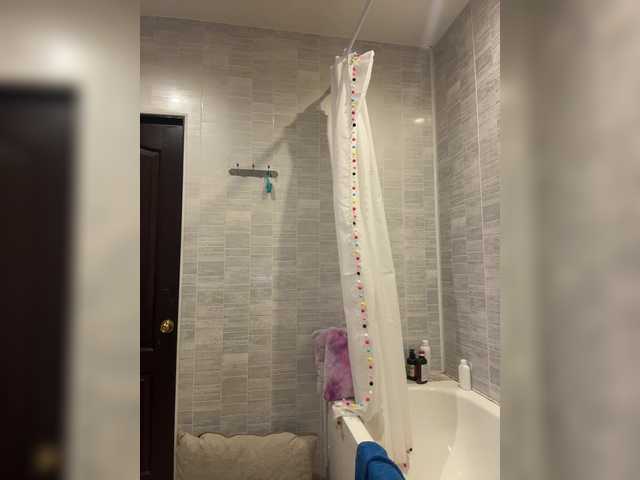  LittleDelora chat room