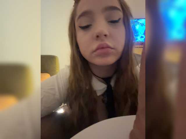 LittleDelora live cam on BongaCams