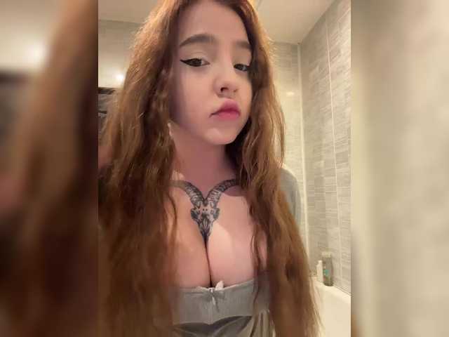 LittleDelora's BongaCams profile