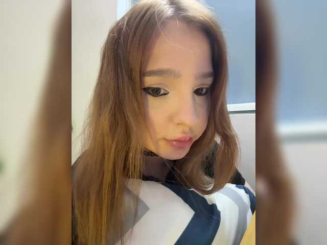 LittleDelora live cam on BongaCams