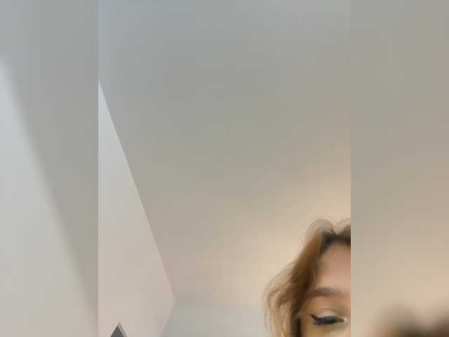 LittleDelora live cam on BongaCams
