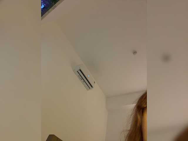 LittleDelora live cam on BongaCams