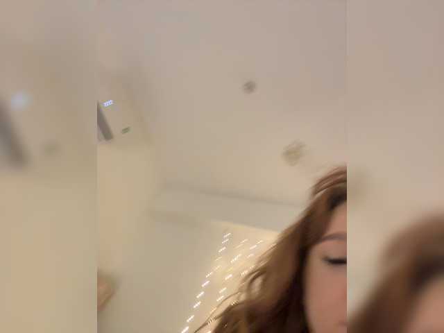 LittleDelora live cam on BongaCams
