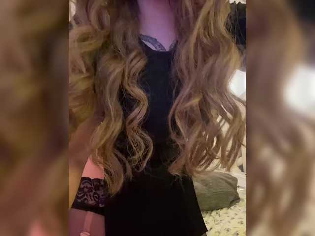 LittleDelora live cam on BongaCams