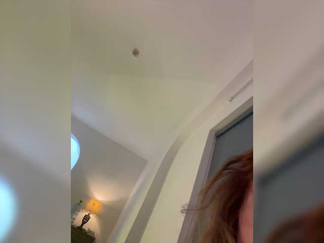 LittleDelora live cam on BongaCams