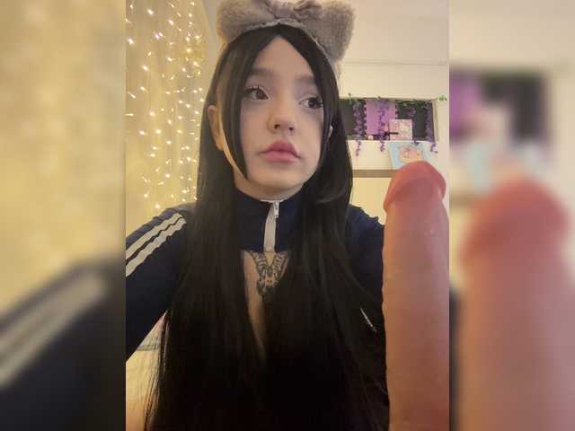 LittleDelora live cam on BongaCams