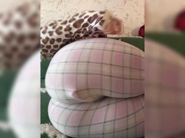  LittleDelora chat room