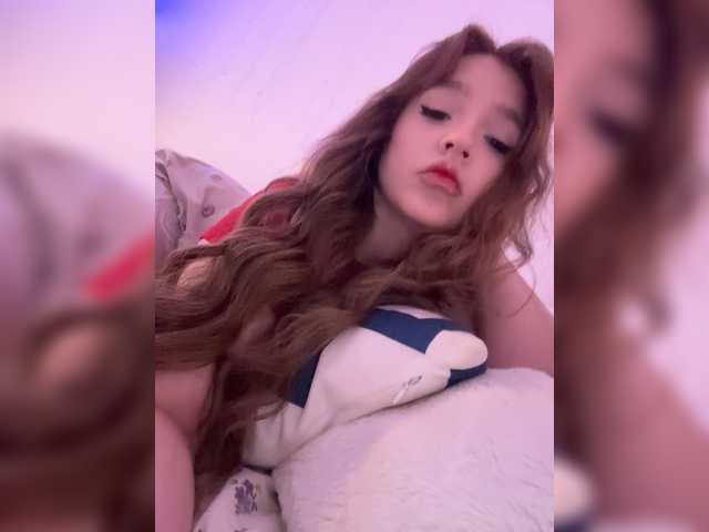 LittleDelora live cam on BongaCams