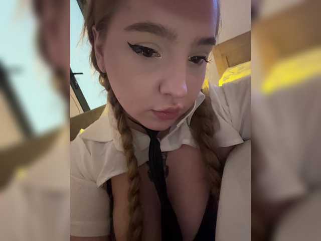 LittleDelora live cam