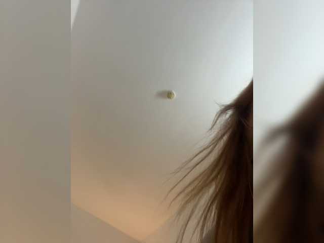 LittleDelora live cam on BongaCams