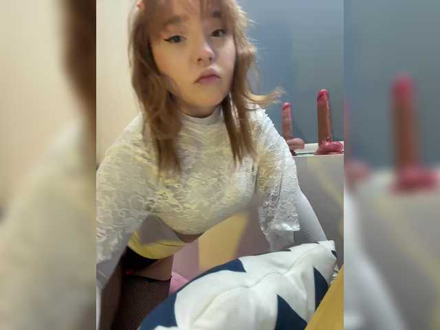 LittleDelora live cam on BongaCams