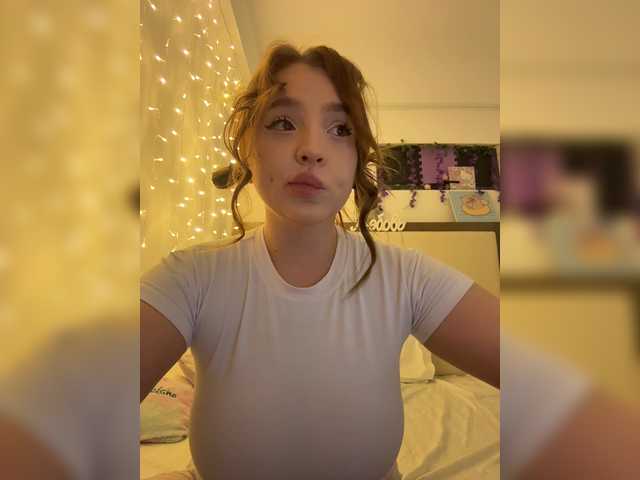 LittleDelora live cam on BongaCams