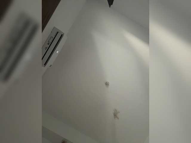 LittleDelora live cam on BongaCams