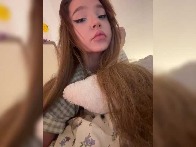 LittleDelora live cam on BongaCams