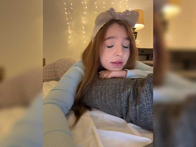 LittleDelora live cam on BongaCams