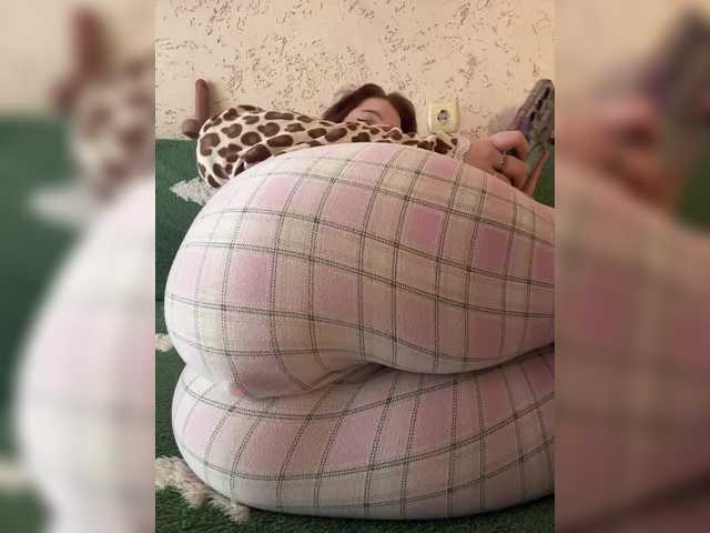  LittleDelora chat room