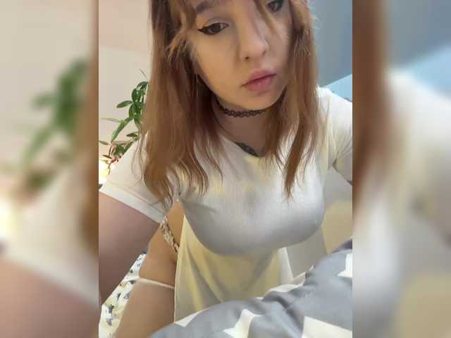 LittleDelora live cam on BongaCams