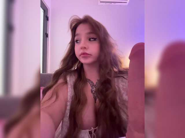 LittleDelora live cam on BongaCams