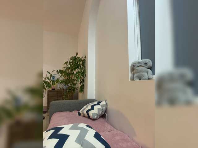 LittleDelora live cam on BongaCams