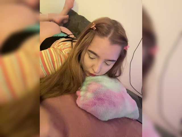 LittleDelora live cam on BongaCams