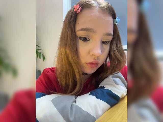 LittleDelora live cam on BongaCams