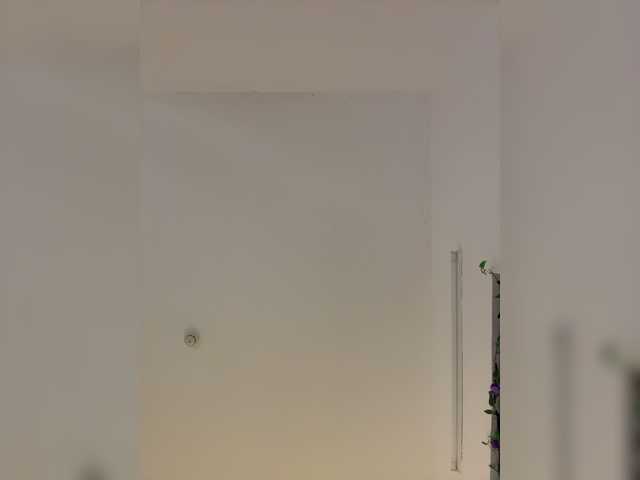 LittleDelora live cam on BongaCams