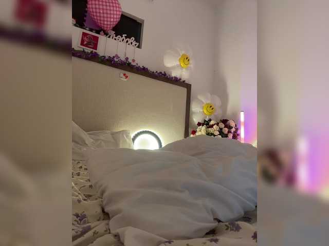 видео от LittleDelora