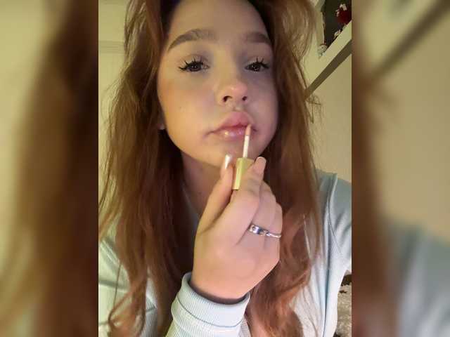 LittleDelora live cam on BongaCams