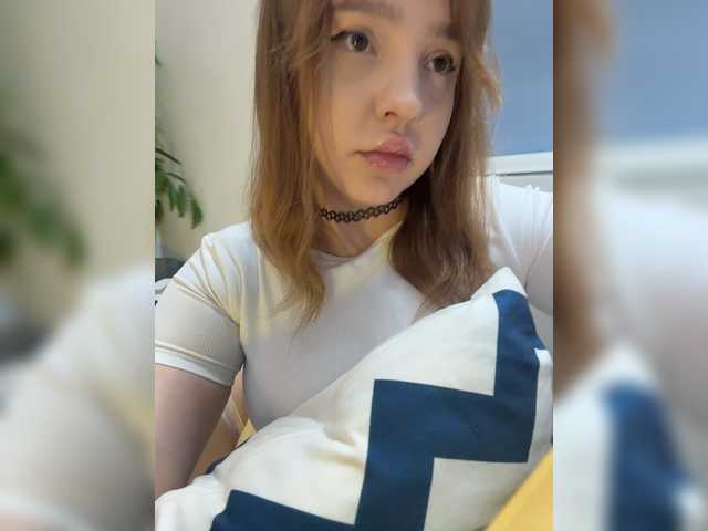LittleDelora live cam on BongaCams