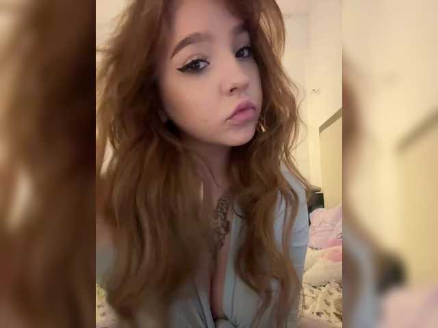 LittleDelora live cam on BongaCams