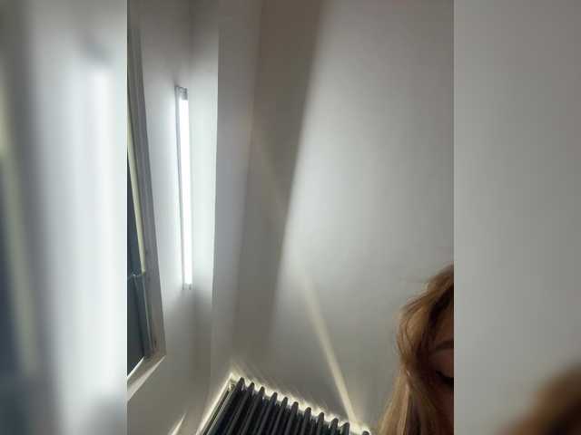 LittleDelora live cam on BongaCams
