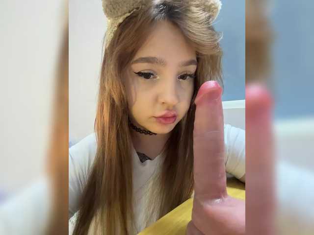 LittleDelora live cam on BongaCams