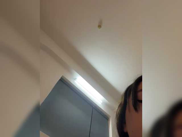 LittleDelora live cam on BongaCams