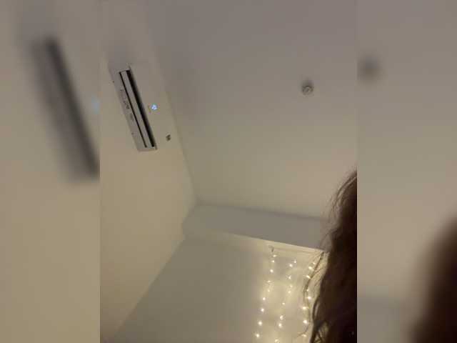 LittleDelora live cam on BongaCams