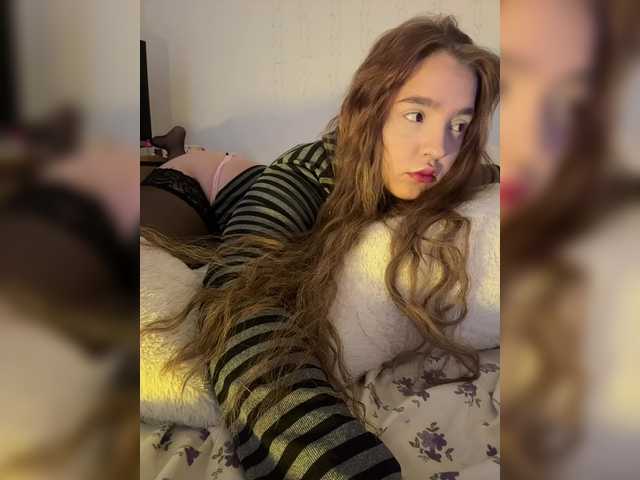 LittleDelora live cam on BongaCams