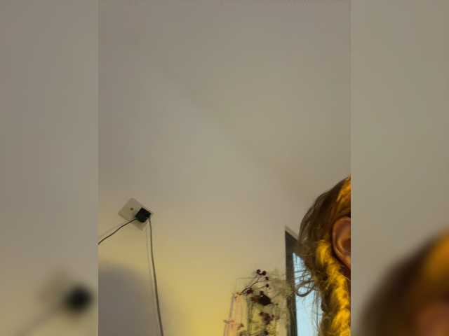 LittleDelora live cam on BongaCams