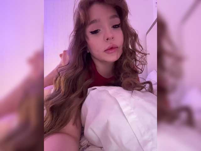 LittleDelora live cam on BongaCams