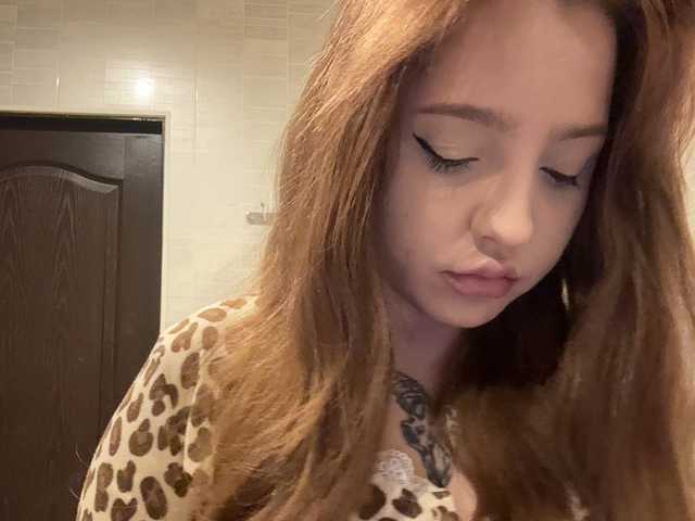  LittleDelora chat room