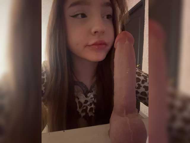  LittleDelora chat room