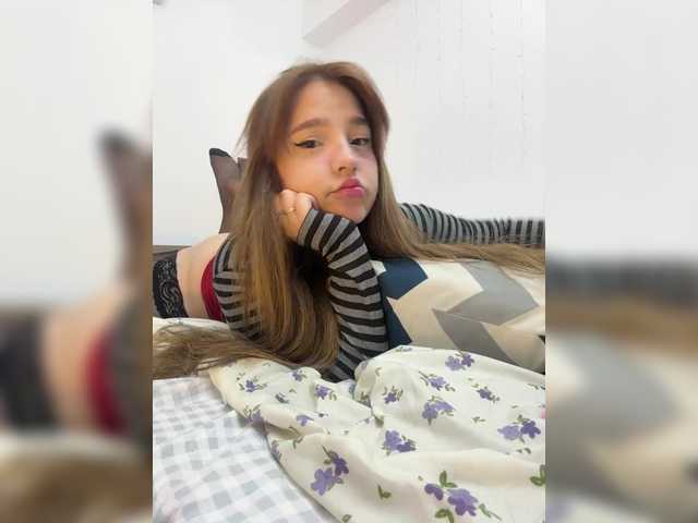LittleDelora live cam on BongaCams