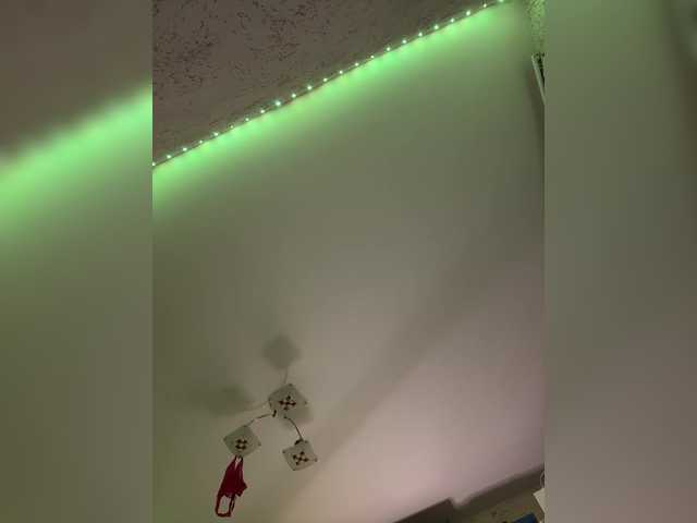  LittleDelora chat room