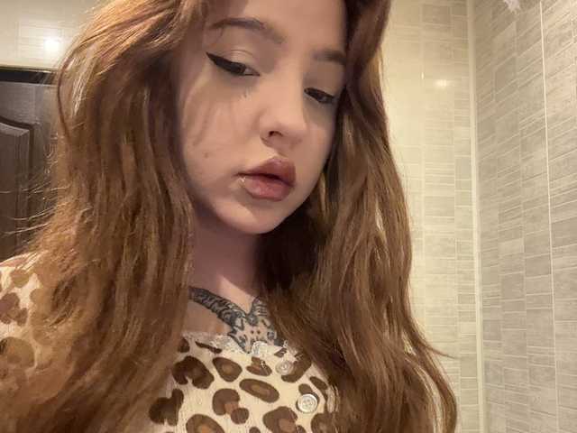  LittleDelora chat room