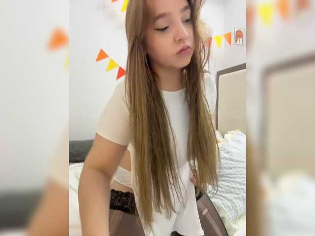 LittleDelora live cam on BongaCams