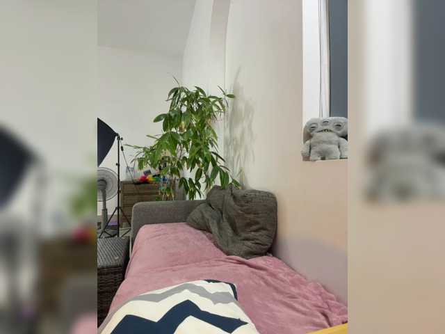 LittleDelora live cam on BongaCams