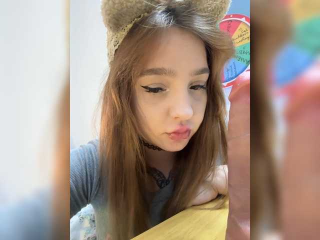LittleDelora live cam on BongaCams