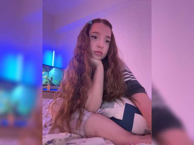 LittleDelora live cam on BongaCams