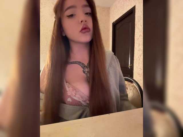  LittleDelora chat room