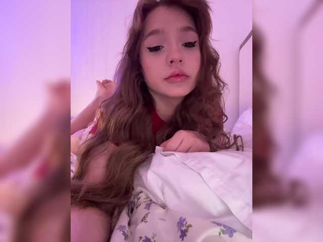 LittleDelora live cam on BongaCams